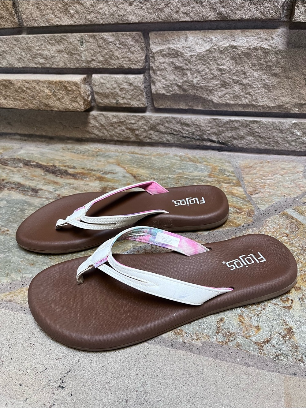 Flojos Women’s Flip Flop Sandals White Memory Foam Comfort Casual Slides 9 - Picture 1 of 8